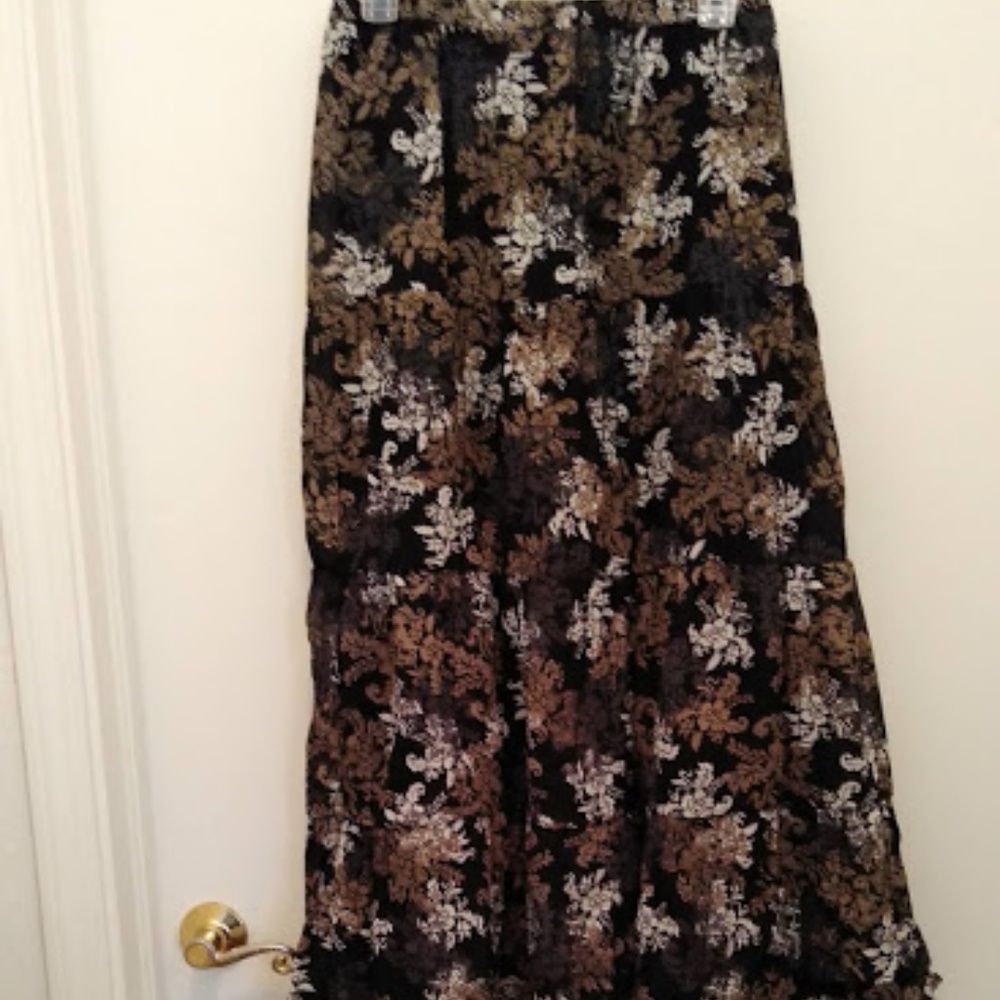 Used White Stag Full Skirt